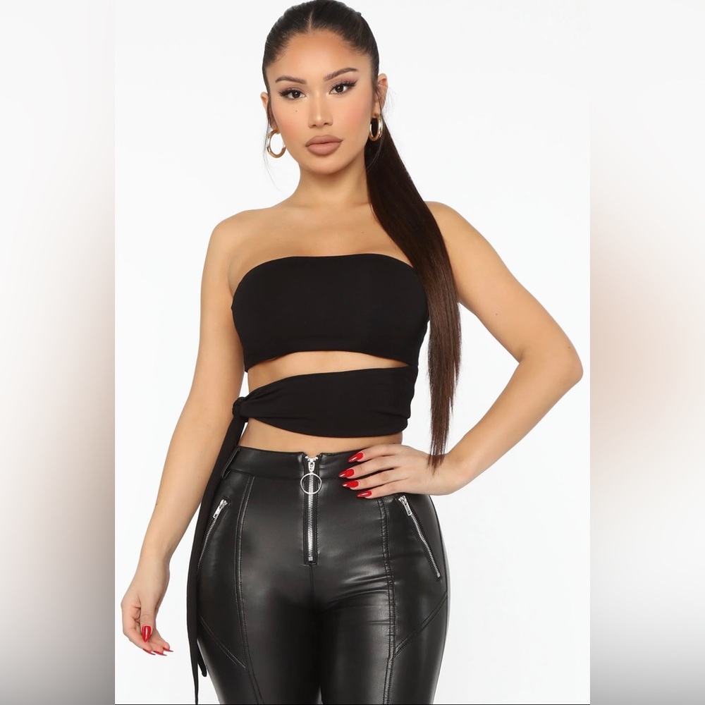 Fashion Nova: Cut My Trust Wrap Top - Black